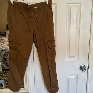 Men’s cargo pants, Sonoma size medium, jogger style bottom, casual